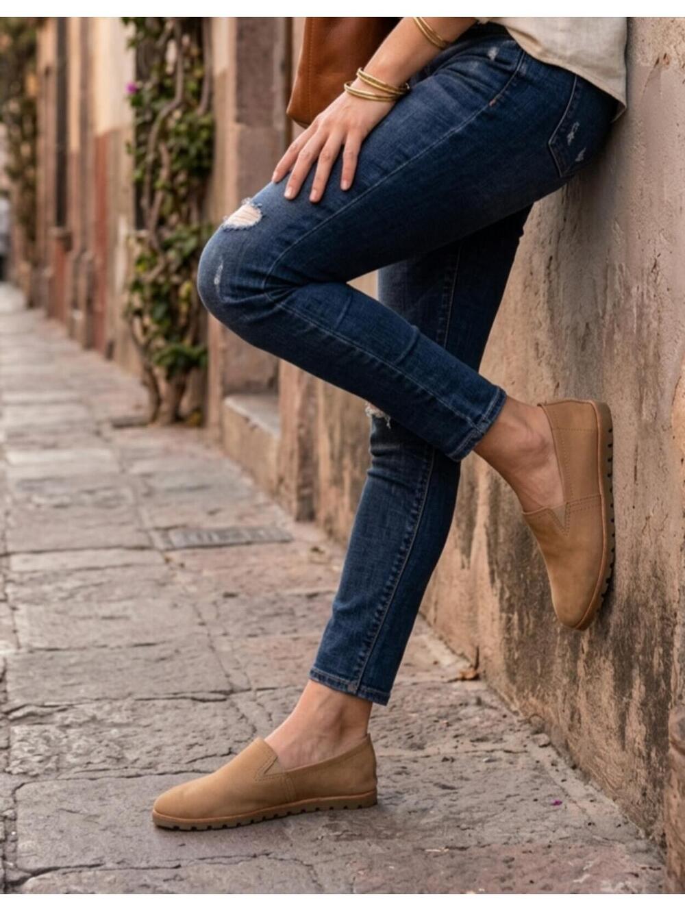 L.L.Bean Women's 7 Medium Tan Suede Slip-On Loafers - Picture 1 of 6